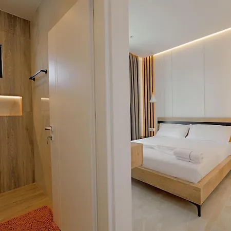 Inn Xhefri *